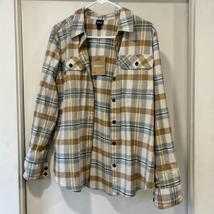 Patagonia Women’s Flannel - brand new with tags - small